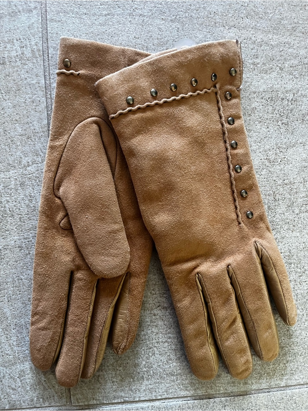 Men's Brown Suede Studded Gloves